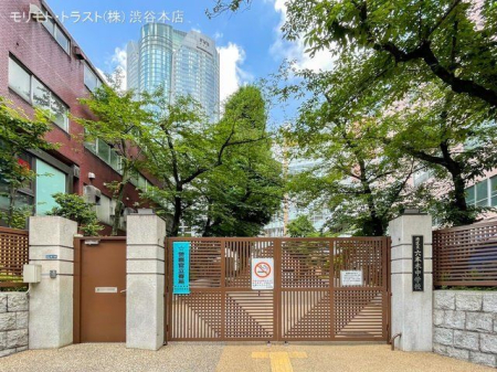 周辺環境 港区立六本木中学校 撮影日(2022-06-02) 550m