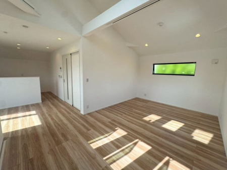 ���̑� �{�H��z���r���O