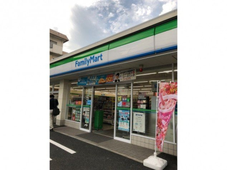 ���ӊ� �t�@�~���[�}�[�g�������������ړX �k��1���B 80m