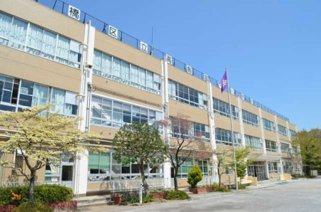 ���ӊ� ���旧������ꏬ�w�Z �k��7���B 550m