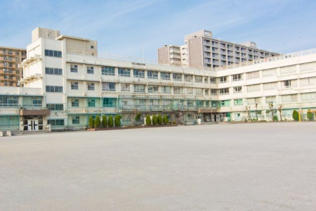 ���ӊ� �k�旧�x�D���w�Z �k��12���B 890m