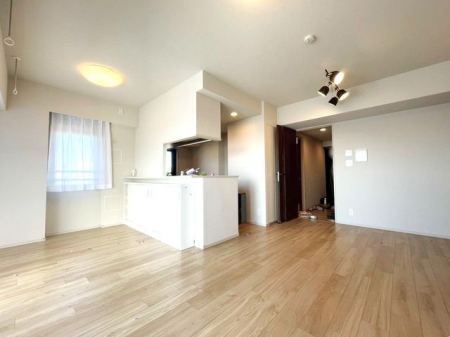 rO yρzi2025N12jBe  _炩ȗz˂ƐSn悢郊rOBƂԂA났̂ЂƂƂo܂B