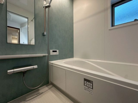 ���� �y�o�X�z�����������F���������͂̃o�X���[���B�f�U�C�����Ƌ@�\���𗼗��������K�ȃ����N�[�[�V������Ԃł��B