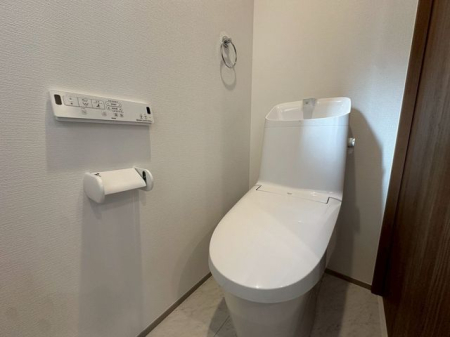 �g�C�� �y�g�C���z���邭�������������͋C�̃g�C���B���[�⓮���ɂ��z������A�����Ŏg���₷���A���K�Ȏ��Ԃ��߂������Ԃł��B