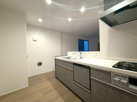 Lb` yρz(2025N11)Be؂̂ʂi`_ȃLb`BꂽfUC̒ɁA₳݂L܂B