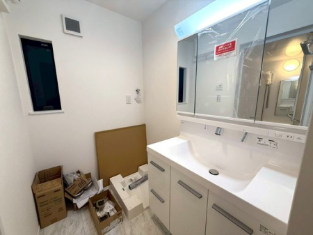 ʑEʏ yρz(2025N11)BeVvŏ㎿ȃfUC̐ʑBƋ@\˔ȀX[YɂȂ܂B