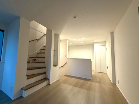 rO yρz(2025N11)BeLXƂrÓAƑRƏW܂Sn悢ԁB傫ȑ~蒍AJӂ鎞Ԃo܂B