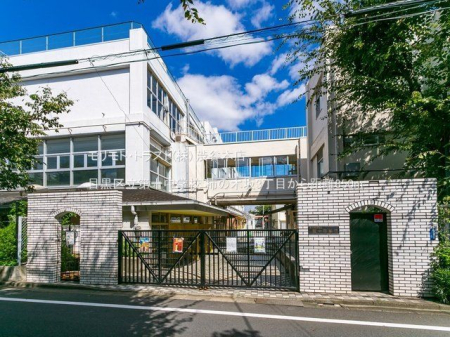 ���ӊ� �ڍ��旧��\���w�Z �B�e��(2022-09-21) 850m