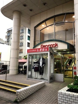 ���ӊ� �t�@�b�V�����Z���^�[���܂ނ�䉬�X �k��8���B 620m