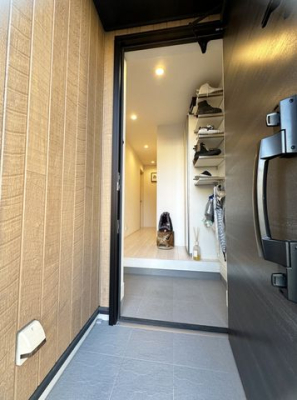 ���� �X�^�C���b�V���ȃf�U�C���̌��ցB�V���[�Y���[�������Ղ�����A��炵�₷���Ɣ������𗼗����Ă��܂��B