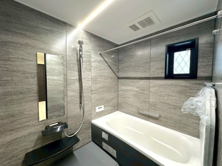 ���� �y�o�X�z��������Ƃ��������f�U�C�����������o�X���[���B�������Ə㎿�������˔������A�����̃o�X�^�C�����y���݂ɂȂ��Ԃł��B