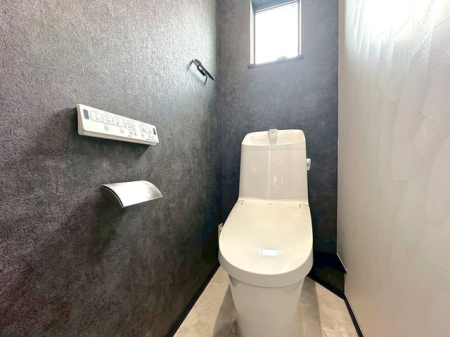 �g�C�� �y�g�C���z���邭�������������͋C�̃g�C���B���[�⓮���ɂ��z������A�����Ŏg���₷���A���K�Ȏ��Ԃ��߂������Ԃł��B