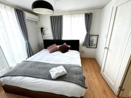 �Q�� �y�����z