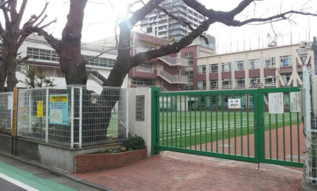 ���ӊ� �V�h�旧�s�J���w�Z �k��10���B 790m