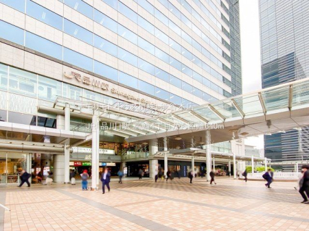 ���ӊ� JR�u�i��v�w �B�e��(2022-04-26) 640m