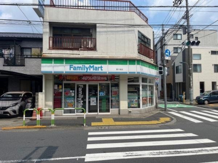 ���ӊ� �t�@�~���[�}�[�g���\��X �k��4���B 300m