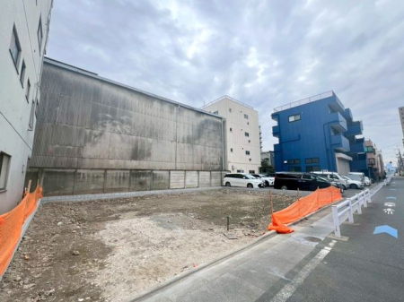 ���n�O�ώʐ^ �y���n�z�i2025�N12���j�B�e�S3���̑�^�����B�������������ꂽ���H�ɖʂ��Ă���A�ߗׂ��������Ƃ������H����ƂȂ��Ă���܂��̂ŁA���Ԃ͂��������s�ҁA���]�Ԃ̂��������H���L���̂ň��S�ł��܂��B