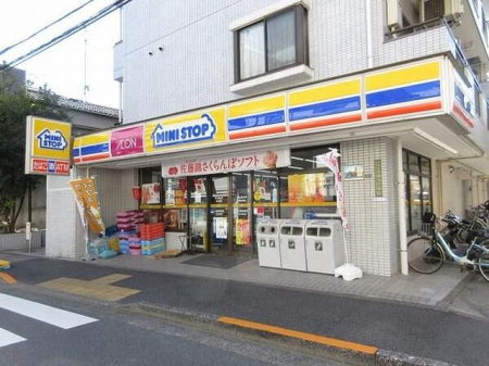 ���ӊ� �~�j�X�g�b�v�V��˓X �k��2���B 150m