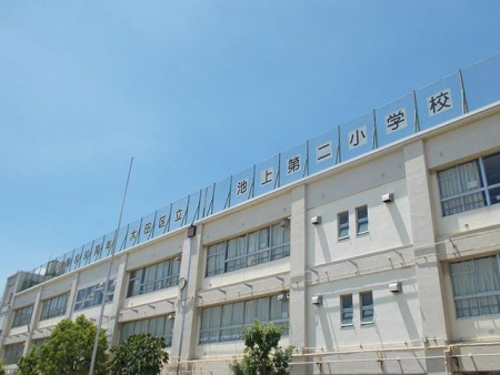 ���ӊ� ��c�旧�r�㏬�w�Z �k��6���B 440m