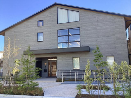 ���ӊ� �O���[�o���L�b�Y������ �k��4���B 260m