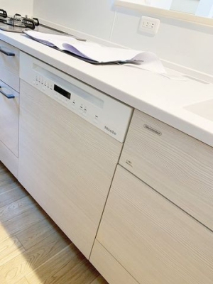 �L�b�`�� �y�L�b�`���z�V���v���Ȃ�����X�^�C���b�V���ȋ�ԁB���R�����������݁A�S�n�悢���Ԃ��y���߂�L�b�`���ł��B