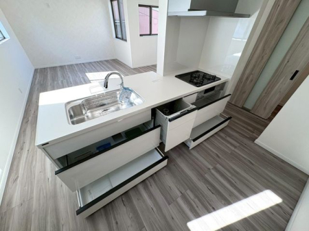 �L�b�`�� �y�L�b�`���z�i2026�N2���j�B�e�����������Ə㎿�ȑf�ފ����ۗ��L�b�`���B�@�\���ƃf�U�C���������˔������A�����̗������y�����Ȃ��Ԃł��B