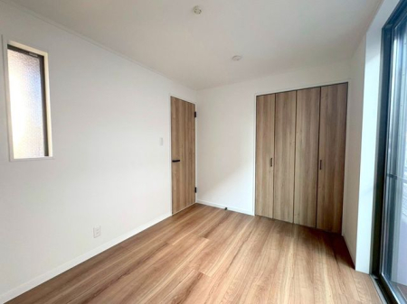 ���̑����� �y�����z�i2026�N2���j�B�e�ؖڂ̕��������₳������ۂ�^���鋏���B�i�`�������ȕ��͋C�̒��ŁA�S���烊���b�N�X�ł����Ԃł��B