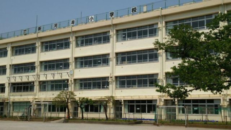 ���ӊ� ���旧�V�͊ݏ��w�Z �k��6���B 420m