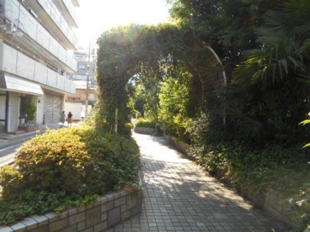 ���ӊ� �J�[��k�Γ� �k��2���B 130m