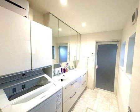 ���ʑ�E���ʏ� �y���ʁz�L�X�Ƃ����c�C���{�E���̐��ʉ��ϑ�B���̎x�x���X���[�Y�ɂł��A�Z�������ԑтł���Ƃ������������K�ȋ�Ԃł��B