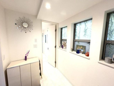 ���� �y���ցz���邭�J���I�Ȍ��փX�y�[�X�B��Ƃ肠��݌v�ŁA�����̏o��������K�ɃT�|�[�g�B�������̂���S�n�悢��Ԃł��B