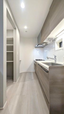 �L�b�`�� �y�L�b�`���z�V���v���Ȃ�����X�^�C���b�V���ȋ�ԁB���R�����������݁A�S�n�悢���Ԃ��y���߂�L�b�`���ł��B