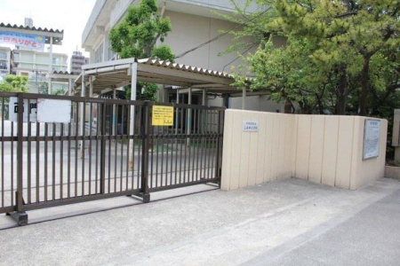 ���ӊ� �����旧�㕽�䏬�w�Z �k��8���B 640m