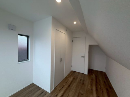 �Q�� �y�����z�i2026�N2���j�B�e�z�˂��ɕ�܂�鋏���́A���邭���K�Ȉ�ہB�������̂����ԂŁA�����b�N�X�ł���ЂƂƂ����߂����܂��B