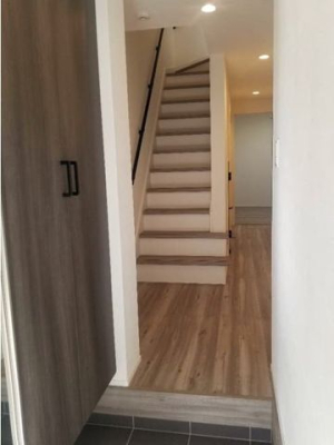 ���� �y���ցz�i�`�������ȃf�U�C���̌��ցB�V���[�Y���[�������Ղ�����A��炵�₷���Ɣ������𗼗����Ă��܂��B