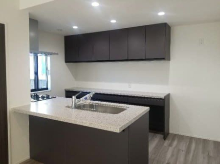 �L�b�`�� �y�L�b�`���z�����������J���[�Ə㎿�Ȏ��������a�����ԁB�g���₷���Ɣ������𗼗������A���_���ȃL�b�`���ł��B