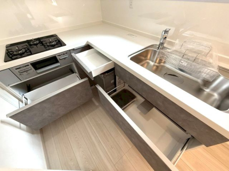 �L�b�`�� �y�L�b�`���z�i2026�N3���j�B�e�؂̂ʂ������������i�`���������_���ȃL�b�`���B�������ꂽ�f�U�C���̒��ɁA�₳���������݂��L����܂��B