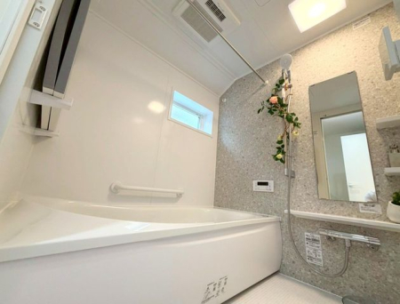 ���� �y�o�X�z�i2026�N3���j�B�e���������̂���O���[�ɔ����f����A���_���ō������Y���o�X���[���B