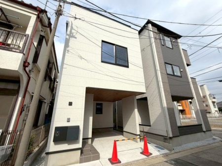 ���n�O�ώʐ^ �y�O�ρz�i2026�N3���j�B�e���邢�F���̊O�ς���ۓI�ȏZ�܂��B�Ƒ��̏Ί炪�������A�����肠�ӂ��f�U�C�������͂ł��B