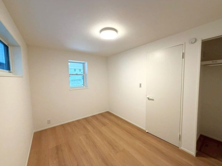 ���̑����� �y�����z�i2026�N3���j�B�e�ؖڂ̕��������₳������ۂ�^���鋏���B�i�`�������ȕ��͋C�̒��ŁA�S���烊���b�N�X�ł����Ԃł��B