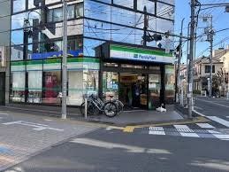 ���ӊ� �t�@�~���[�}�[�g�v��R�w��X �k��5���B 400m