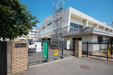 ���ӊ� �n�c�旧��񎛓����w�Z �k��9���B 660m