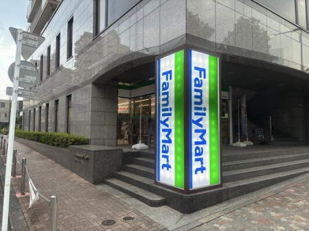 ���ӊ� �t�@�~���[�}�[�g�ԉH���ؒʂ�X �k��6���B 470m