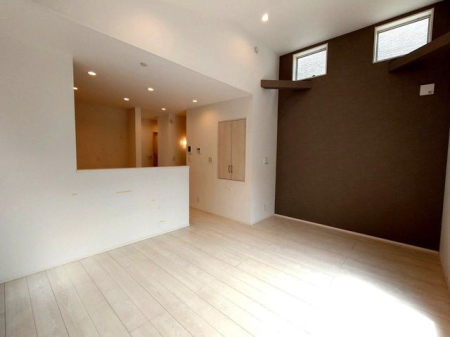 ���r���O �y���r���O�z���邭������������ۂ̃��r���O�B�V���v���ȃf�U�C���ŃC���e���A���y���߂�A���S�n�̗ǂ���Ԃł��B