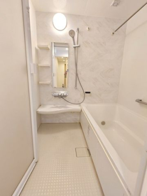 ���� �y�o�X�z��������Ƃ��������f�U�C�����������o�X���[���B�������Ə㎿�������˔������A�����̃o�X�^�C�����y���݂ɂȂ��Ԃł��B