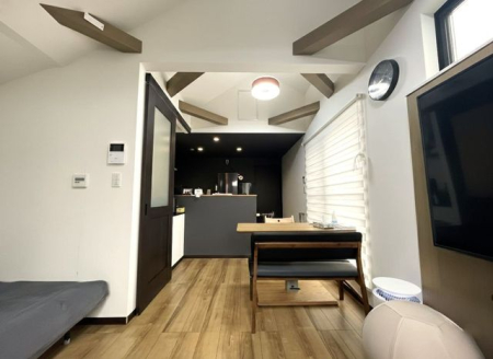 ���r���O �y���r���O�z�i2026�N4���j�B�e���邭������������ۂ̃��r���O�B�V���v���ȃf�U�C���ŃC���e���A���y���߂�A���S�n�̗ǂ���Ԃł��B