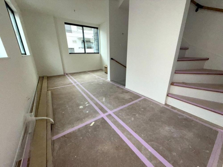 ���r���O �����y���r���O�z�i2026�N4���j�B�e