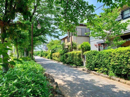 ���ӊ� ���� 340m �V����R�~���j�e�B�Γ�(�V����R�~���j�e�B�Γ��܂�340m �k��5���B)