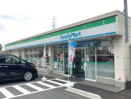 ���ӊ� �R���r�j 230m �t�@�~���[�}�[�g���ɋ��l���ړX(�t�@�~���[�}�[�g���ɋ��l���ړX�܂�230m �k��3���B)