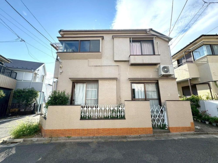 ���n�y�n�ʐ^ �O�ρy���n�z�i2026�N4���j�B�e  �X�̉����������Â�����G���A�B  �z������荞�ފJ���I�Ȋp�n�Ɍ��A���E�Ɉ�����̏Z�܂��������ł��錚�z�����Ȃ��̓y�n�B